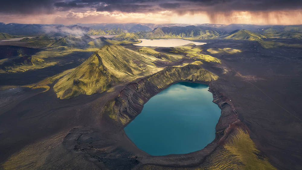 赫瑙萨波鲁尔火山口.jpeg